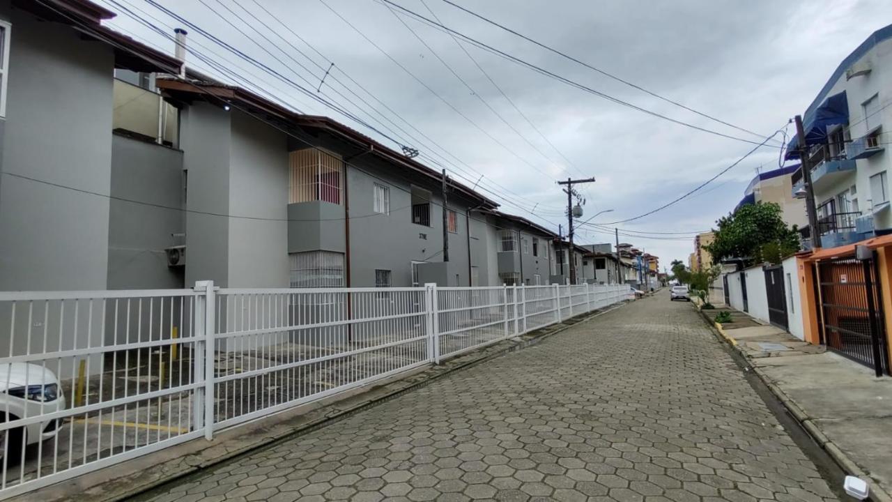 Apartamento Ubatuba - Praia Grande - 250M Da Praia Eksteriør billede
