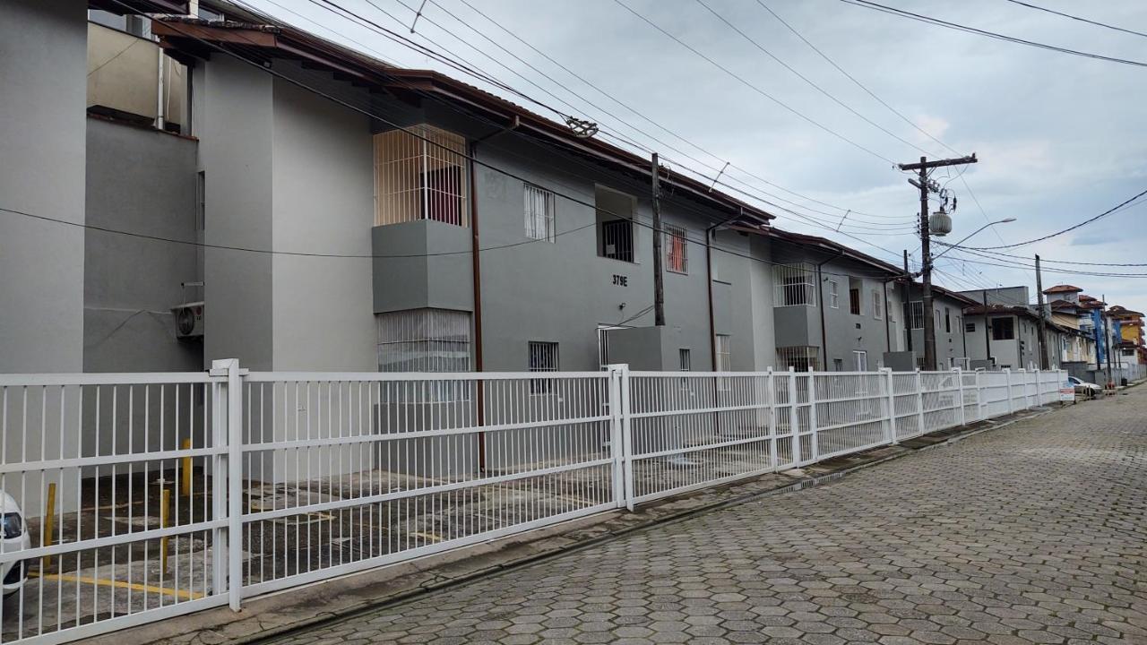 Apartamento Ubatuba - Praia Grande - 250M Da Praia Eksteriør billede